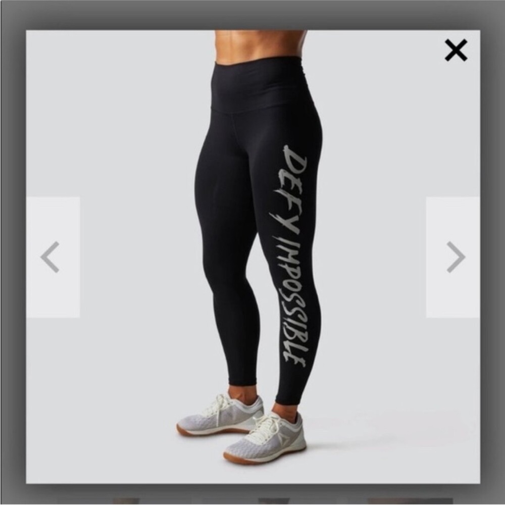 Born Primitive defy impossible booty scrunch leggings black women's size small